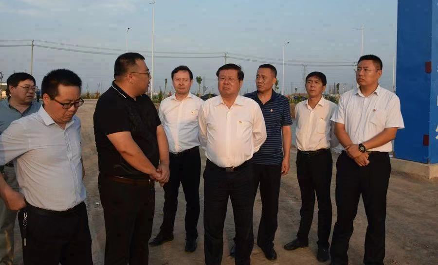 1564359457.png 滄州市委常委張國(guó)棟聽(tīng)取中鐵滄鹽公司副董事長(zhǎng)王峰偉匯報(bào)項(xiàng)目情況(滄州市委常委張國(guó)棟左四滄州鹽業(yè)集團(tuán)董事長(zhǎng)劉建軍左五副董事長(zhǎng)王峰偉左二中鐵滄鹽總經(jīng)理王志巖左一).png